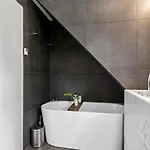 Elegant Luxury In The Heart Of Вилла *