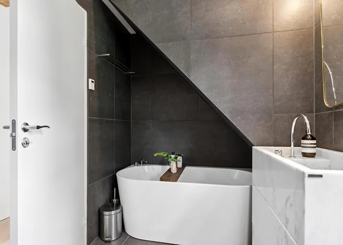 Elegant Luxury In The Heart Of Villa *